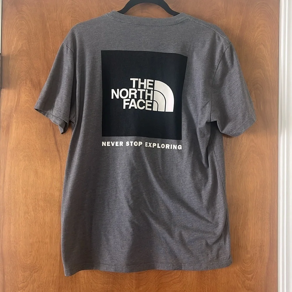 THE NORTH FACE Men's Short Sleeve Box Never Stop Exploring Tee Size M